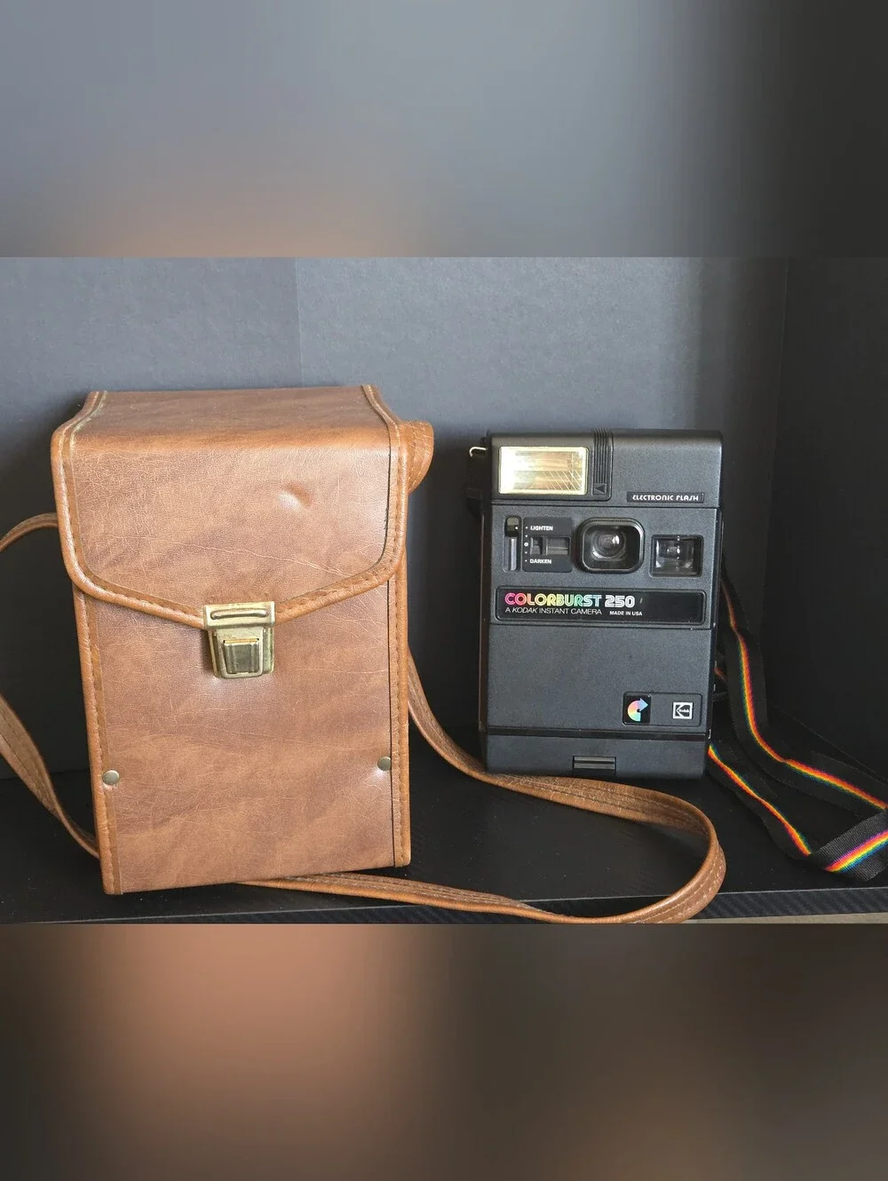 Vintage Kodak Colorburst 250 Instant Camera Polaroid w/Strap & Case UNTESTED